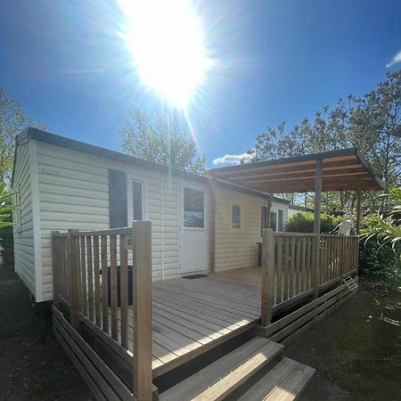 Mobil-Home Au Pied Du Luberon La Roque-d'Antheron Exteriér fotografie