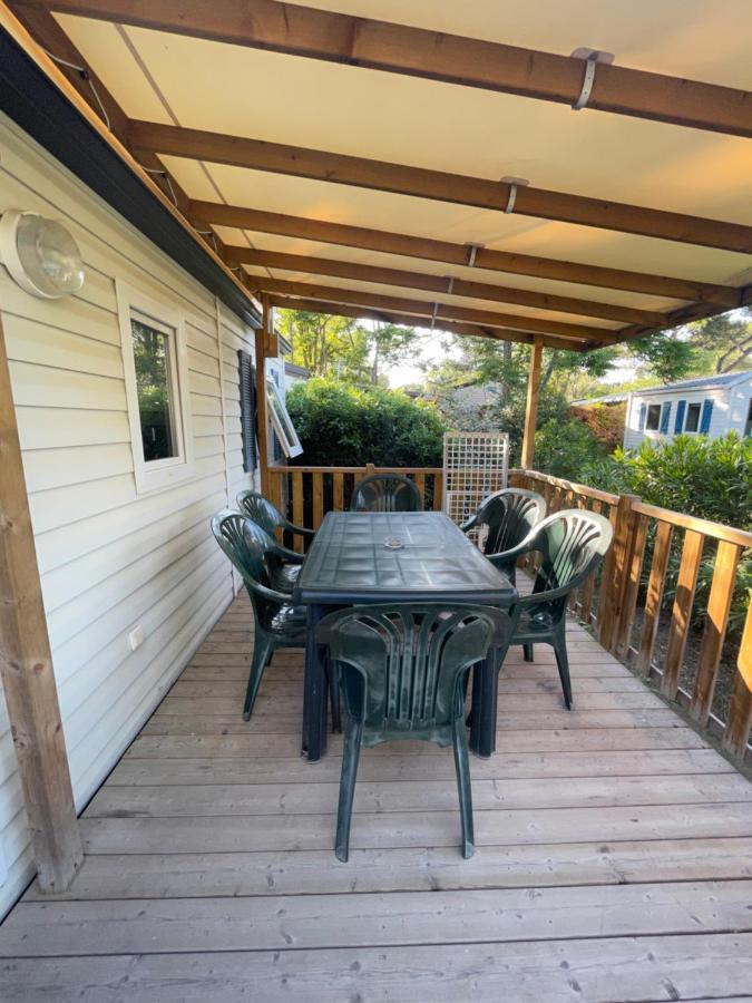 Mobil-Home Au Pied Du Luberon La Roque-d'Antheron Exteriér fotografie