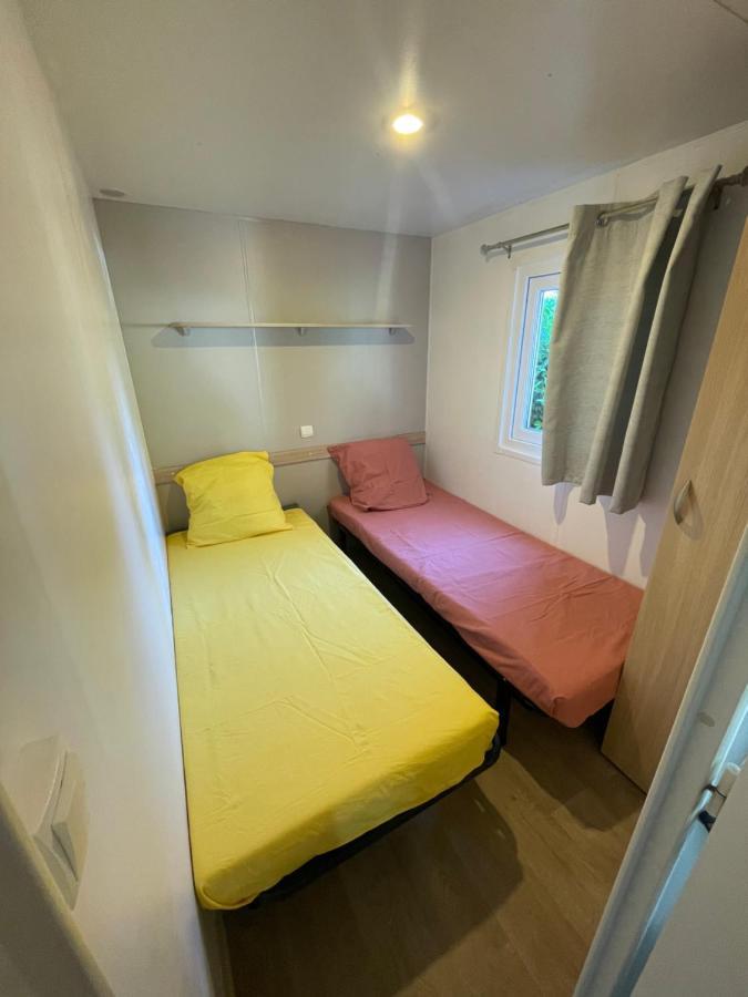 Mobil-Home Au Pied Du Luberon La Roque-d'Antheron Exteriér fotografie